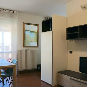 Happy Flat With Terrace , Milano Italia