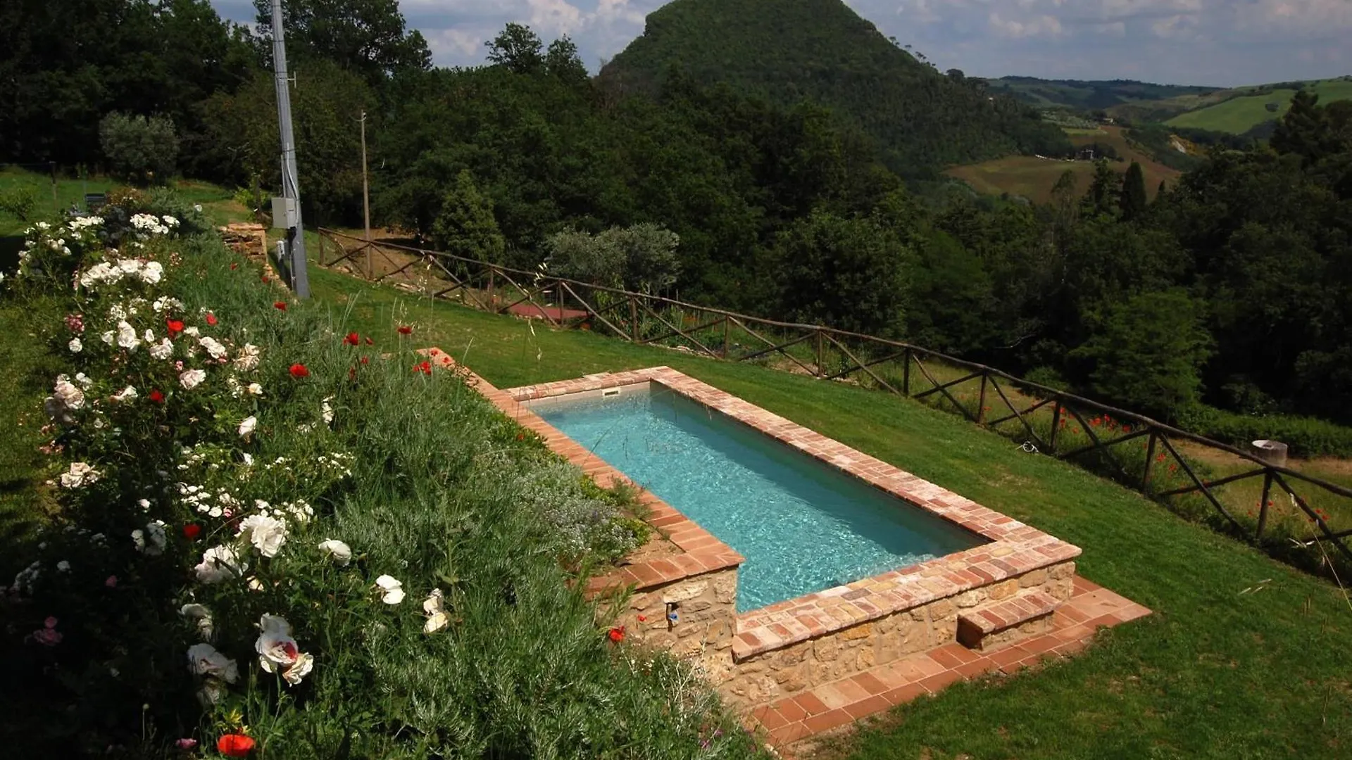 Podere Montaione Volterra Agroturismo